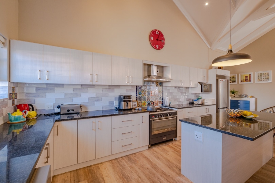 3 Bedroom Property for Sale in Sandbaai Western Cape